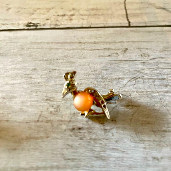 Vintage Pink Jelly Belly Dodo Bird Earrings and Pin - Picture 3 of 6